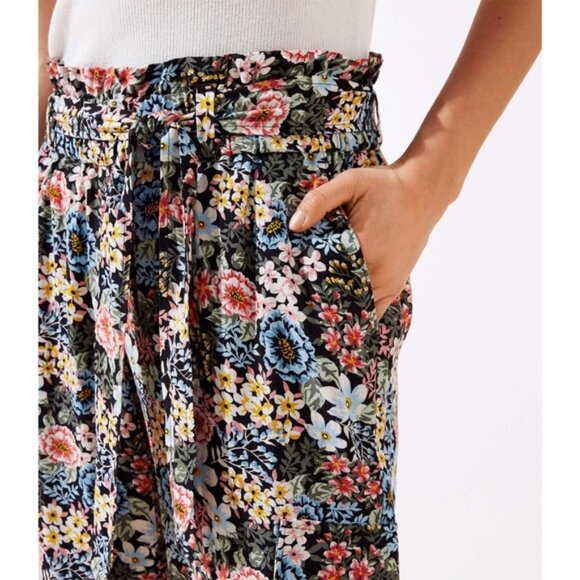 LOFT Pull On Tapered Cargo Pants in Garden Bouquet - Picture 2 of 5